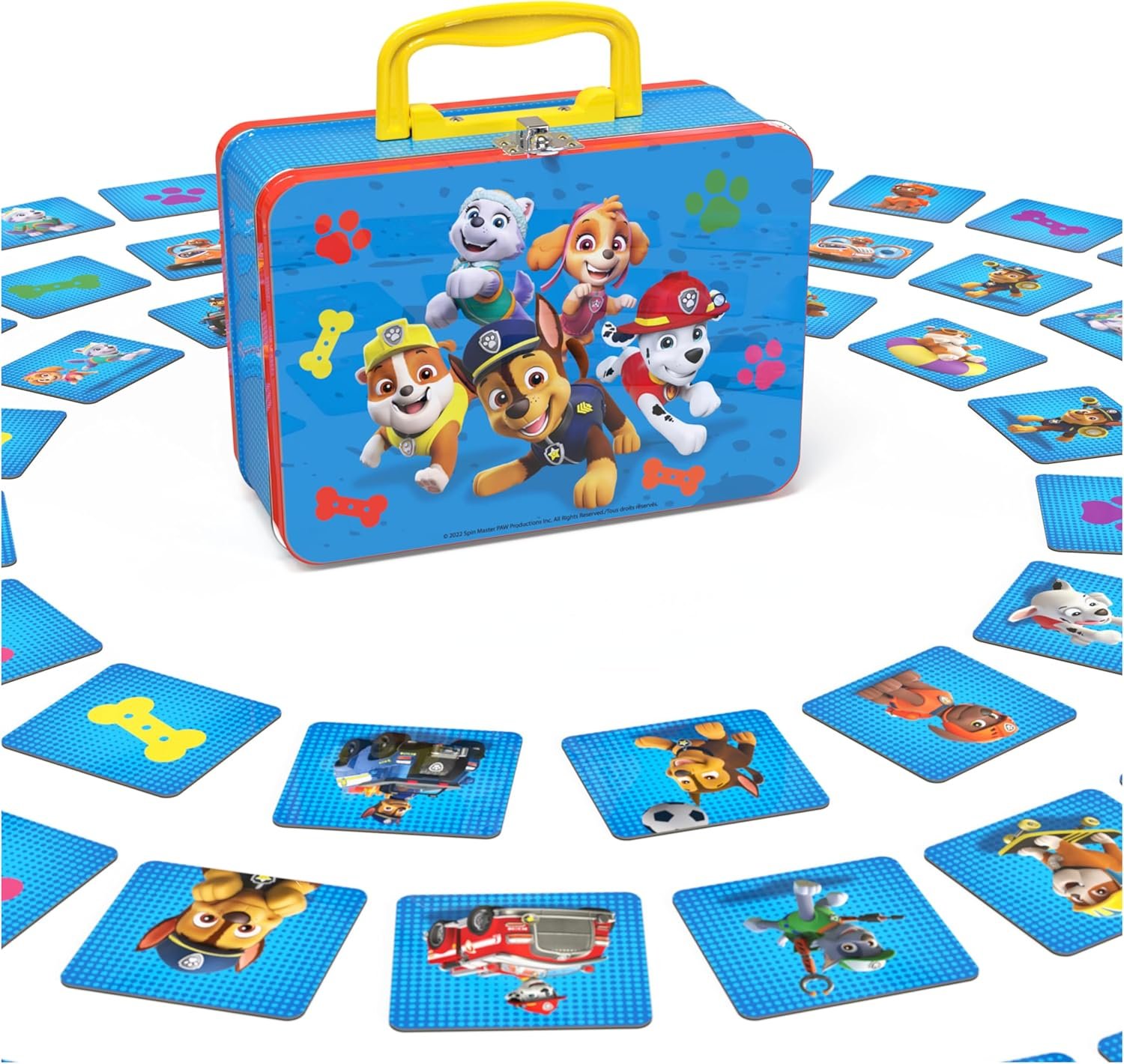 Spin Master Games - JUEGOS DE MESA PATRULLA CANINA MEMORY, Juego de Memoria MEMO de 72 Cartas, con Maletín de Transporte Metálico, 2-6 Jugadores, Juegos de Mesa Niños 3 años +